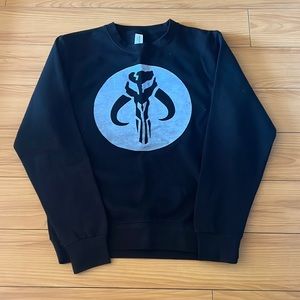 EUC only worn ONCE! Mandalorian logo Sweatshirt. Comfy and warm!